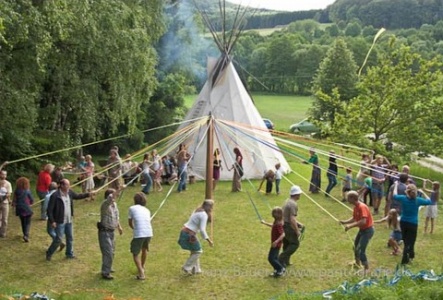 Letní party na usedlosti HofLind – společná oslava v táborovém prostředí ve spojení s přírodou